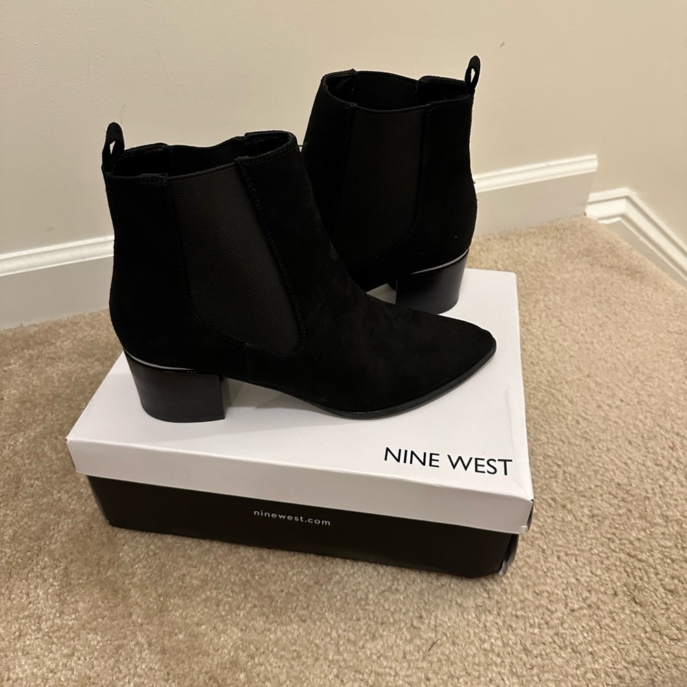 Black Booties size 9. Nine West